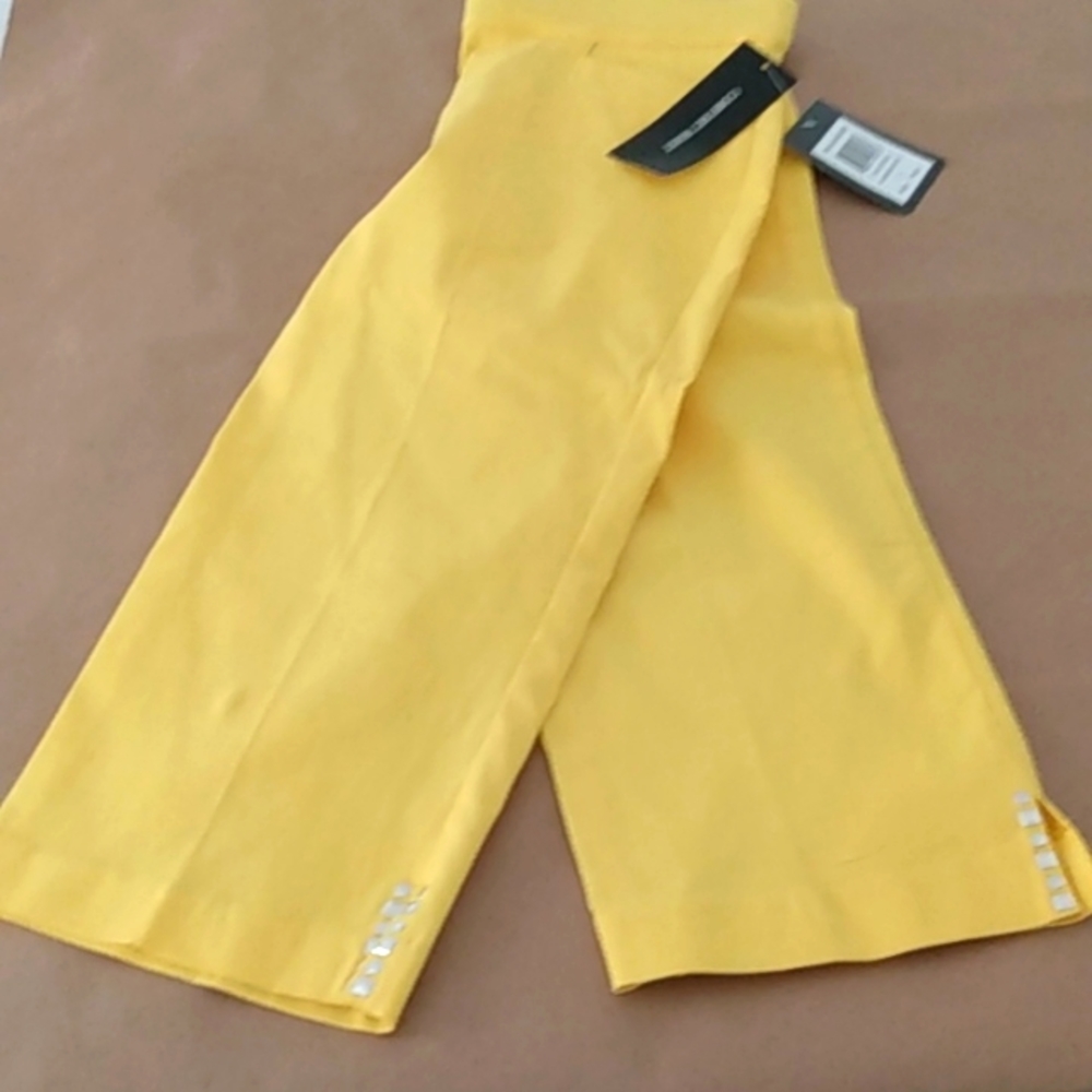Capri pants yellow sz/s studded cuff NWT straight pockets comfort stretch waistb